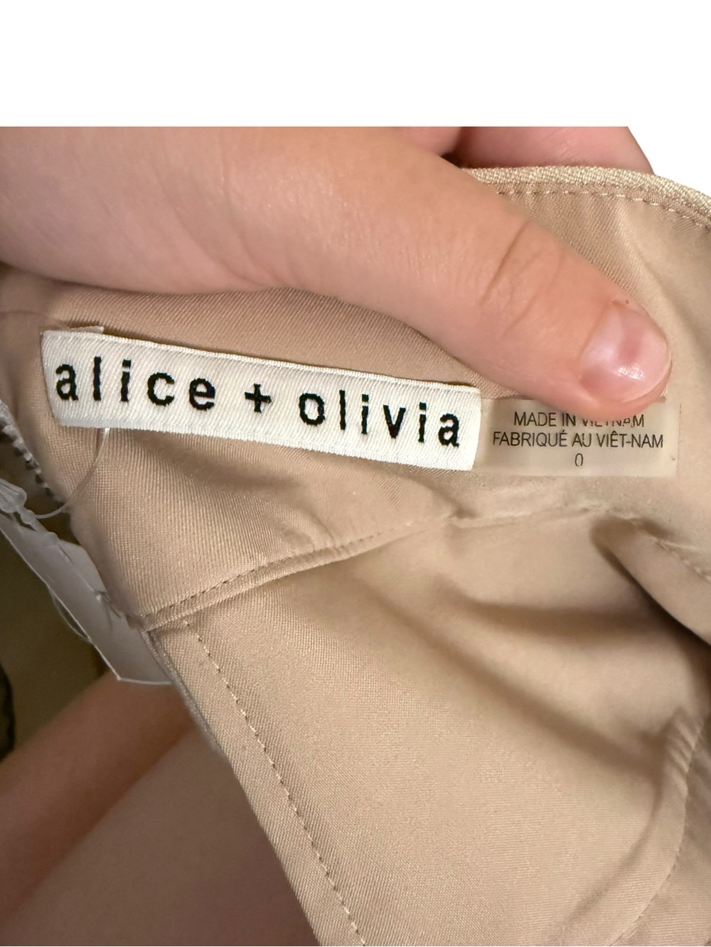 Alice and Olivia Donald High Rise Tailored Shorts Size 0 Beige Sand Linen Blend - Picture 12 of 14